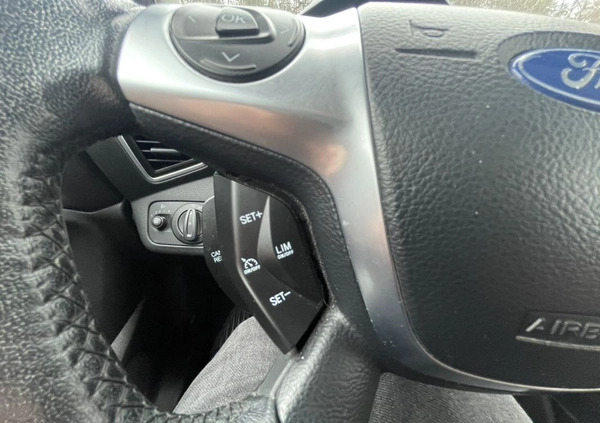 Ford Kuga cena 62900 przebieg: 140000, rok produkcji 2015 z Czerwionka-Leszczyny małe 106